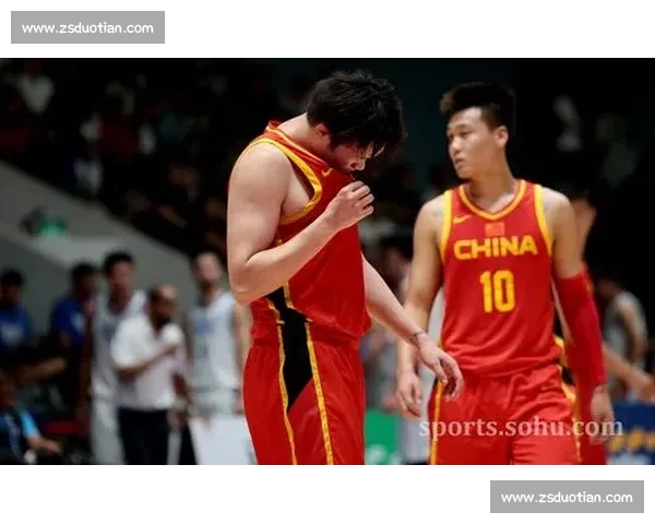 男篮红队迎战新西兰硬碰硬检验阵容深度与攻防成色关键一战展现团队韧性